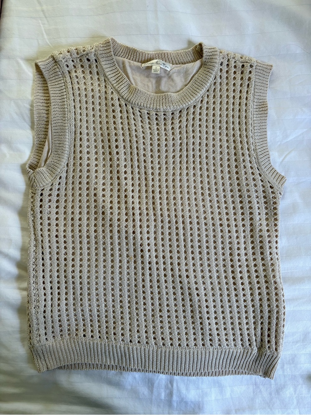 nine britton Open-Knit Crewneck Sweater Vest in Beige